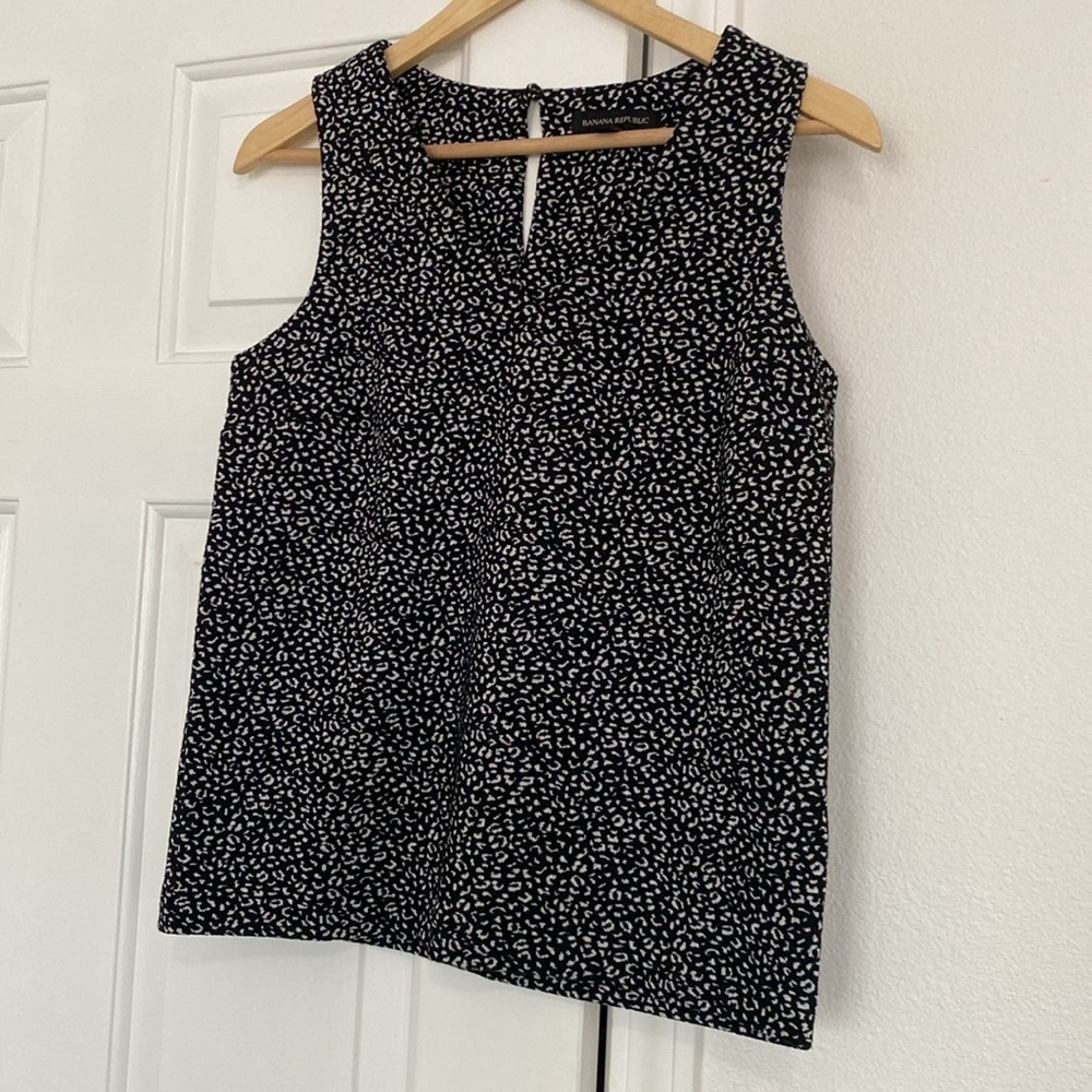 Banana Republic sleeveless top in cheetah print. - Picture 10 of 11